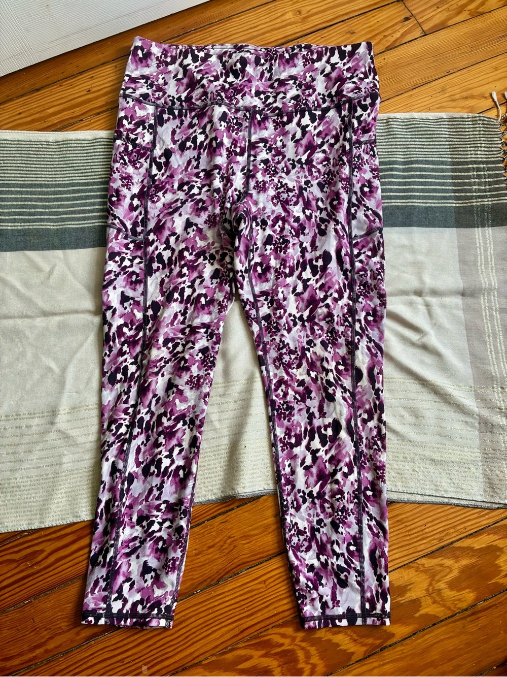 Gaiam Cropped Splatter Print Leggings
